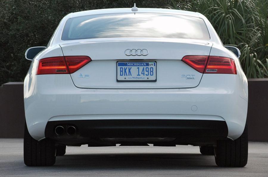  Audi A5 Coupe 2.0T 2012 года  (NA) (фото 7 из 52)